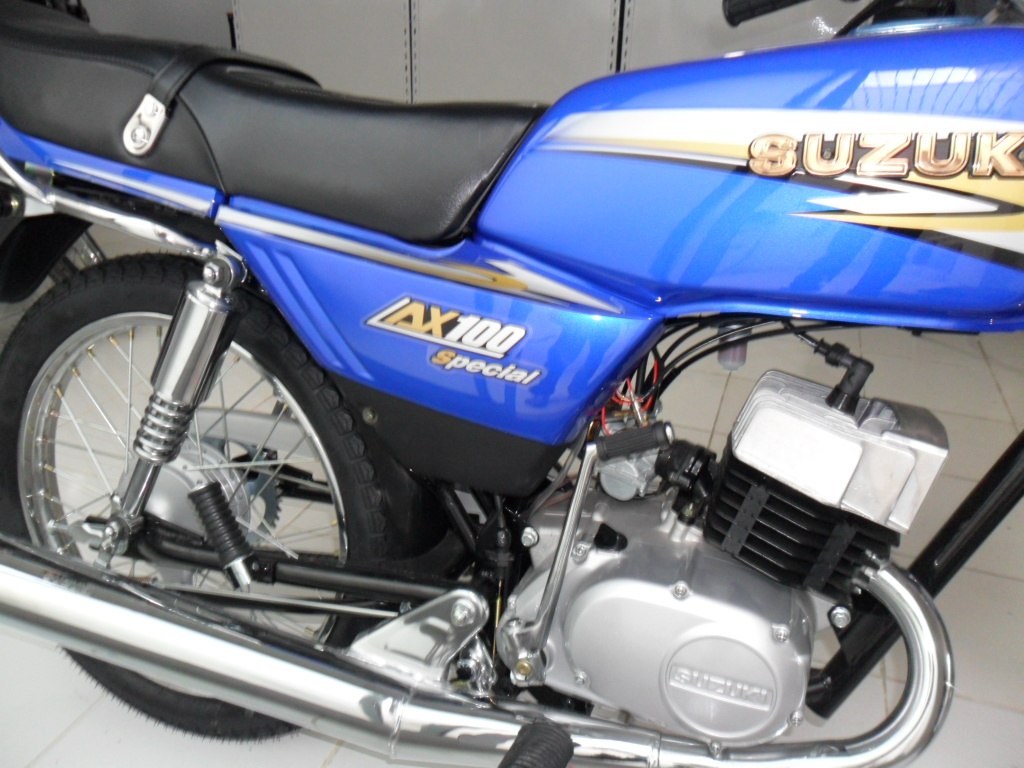 AX100